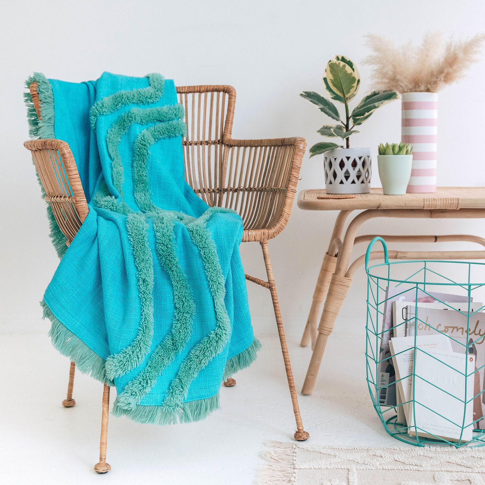 Laguna Wave Throw - Peachy Parrot