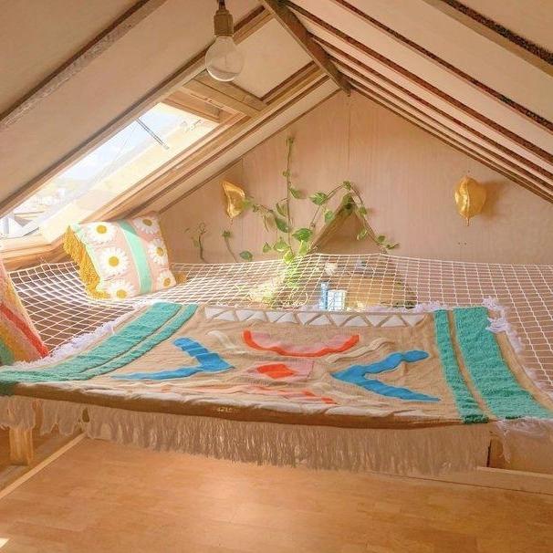 Woodstock Throw - Peachy Parrot